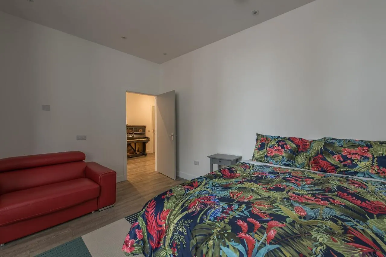 Haymarket Spacious 3 Bedroom Street Level 爱丁堡 英国