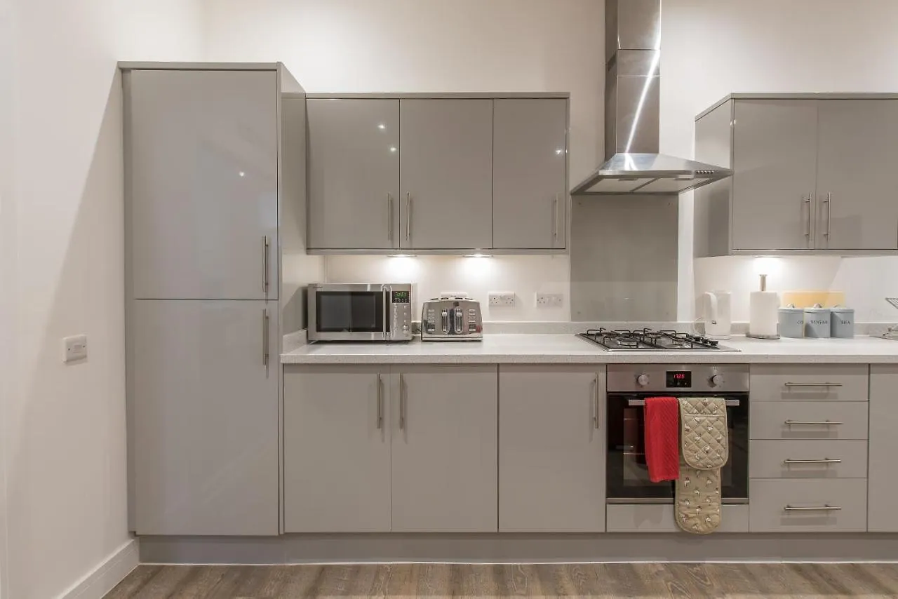 Haymarket Spacious 3 Bedroom Street Level Edinburgh United Kingdom