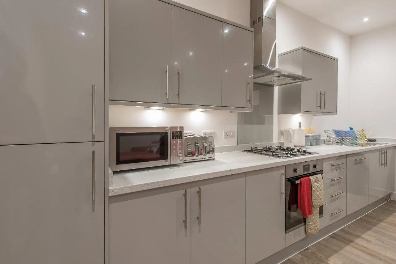 Haymarket Spacious 3 Bedroom Street Level 爱丁堡