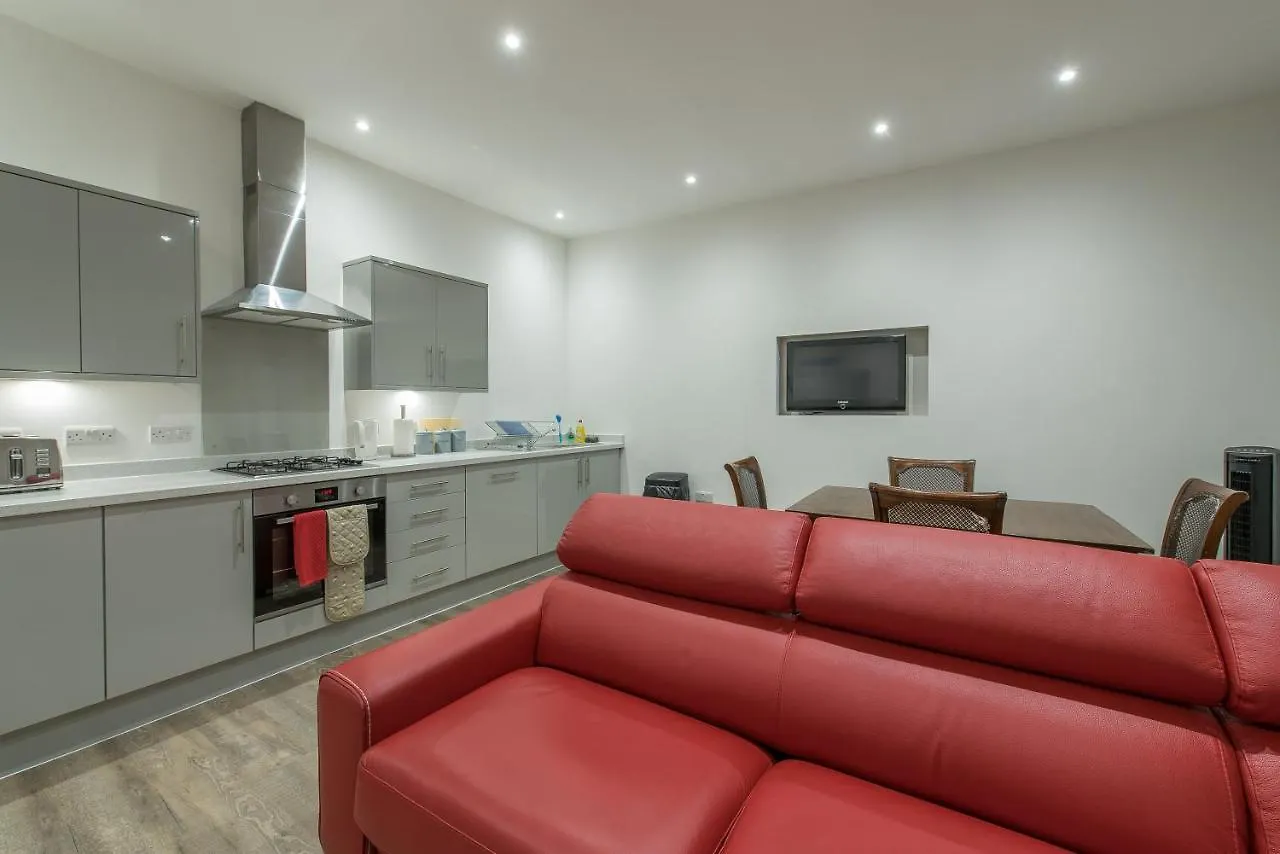 Haymarket Spacious 3 Bedroom Street Level 爱丁堡 英国